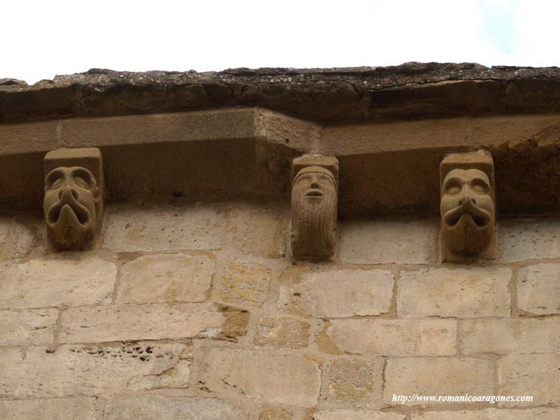 CANECILLOS DE LA CABECERA